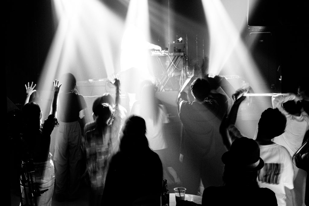 Zapomeňte na klišé o korejské hudbě. Kirara přepisuje pravidla elektroniky! ⚡️ - Colours of Ostrava